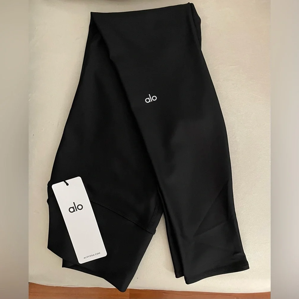 Alo Yoga NWT 7/8 High Waisted Airlift Leggings in Black Size M